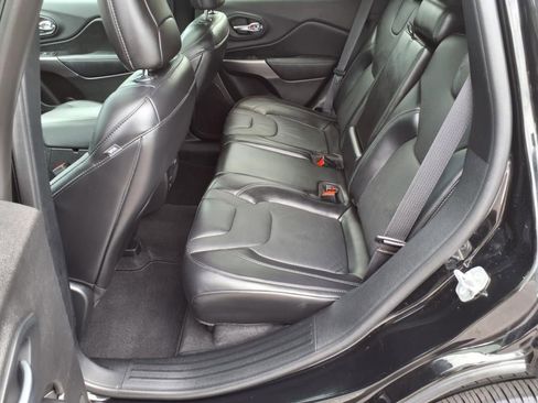 Used 2020 Jeep Cherokee Limited image 13