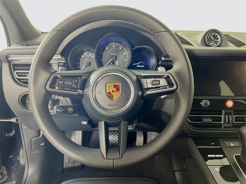 New 2026 Porsche Macan image 12