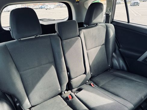 Used 2018 Toyota RAV4 LE image 22