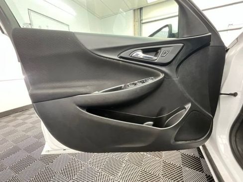 Used 2022 Chevrolet Malibu RS FWD image 12
