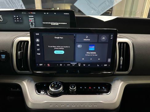 Certified 2025 Ford Expedition Active image 35