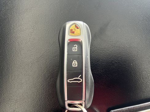 Certified 2025 Porsche Panamera image 25