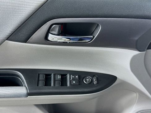 Used 2014 Honda Accord LX image 17