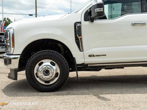 Used 2023 Ford F350 Lariat w/ Lariat Ultimate Package AWD/4WD image 11