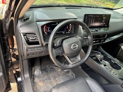 Used 2026 Nissan Rogue SL FWD image 36
