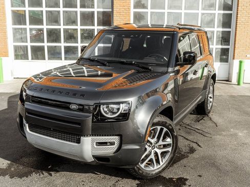 Used 2023 Land Rover Defender 110 S image 2