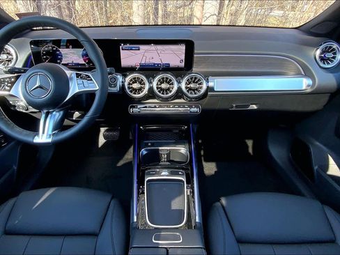 New 2026 Mercedes-Benz GLB 250 4MATIC image 5