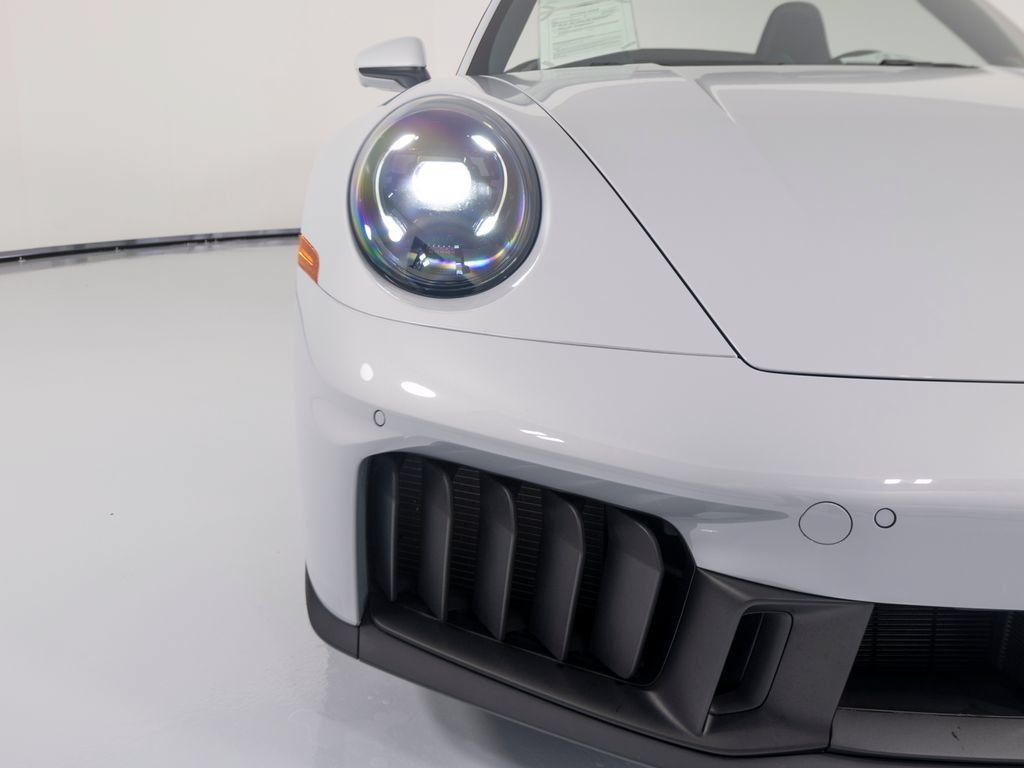 Certified 2025 Porsche 911 Carrera GTS RWD image 43