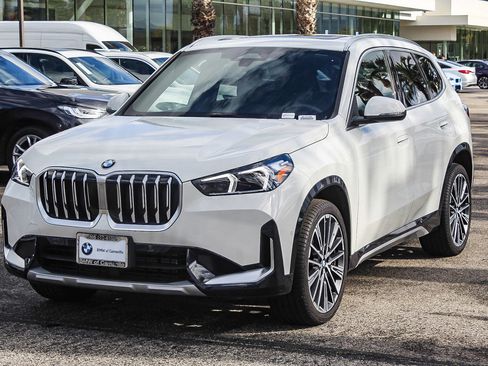 Certified 2025 BMW X1 xDrive28i w/ Convenience Package image 3