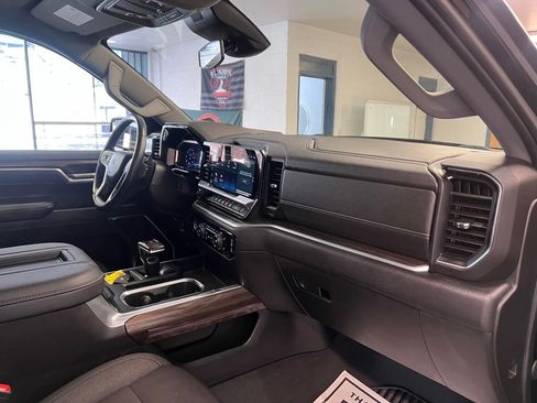 Used 2022 Chevrolet Silverado 1500 RST w/ Z71 Off-Road Package image 37