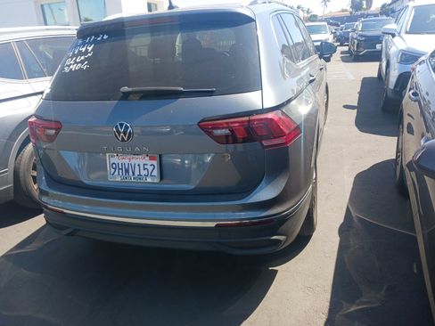 Used 2023 Volkswagen Tiguan SE FWD image 4