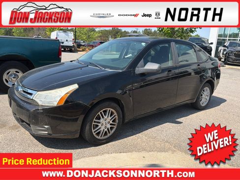 Used 2009 Ford Focus SE FWD image 1