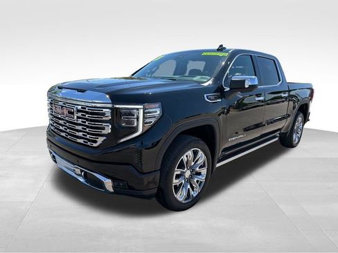 Used 2023 GMC Sierra 1500 Denali w/ Denali Reserve Package AWD/4WD image 3