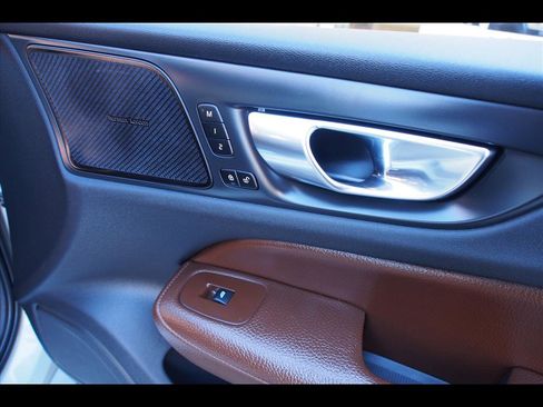 Used 2022 Volvo S60 B5 Inscription w/ Advanced Package image 13