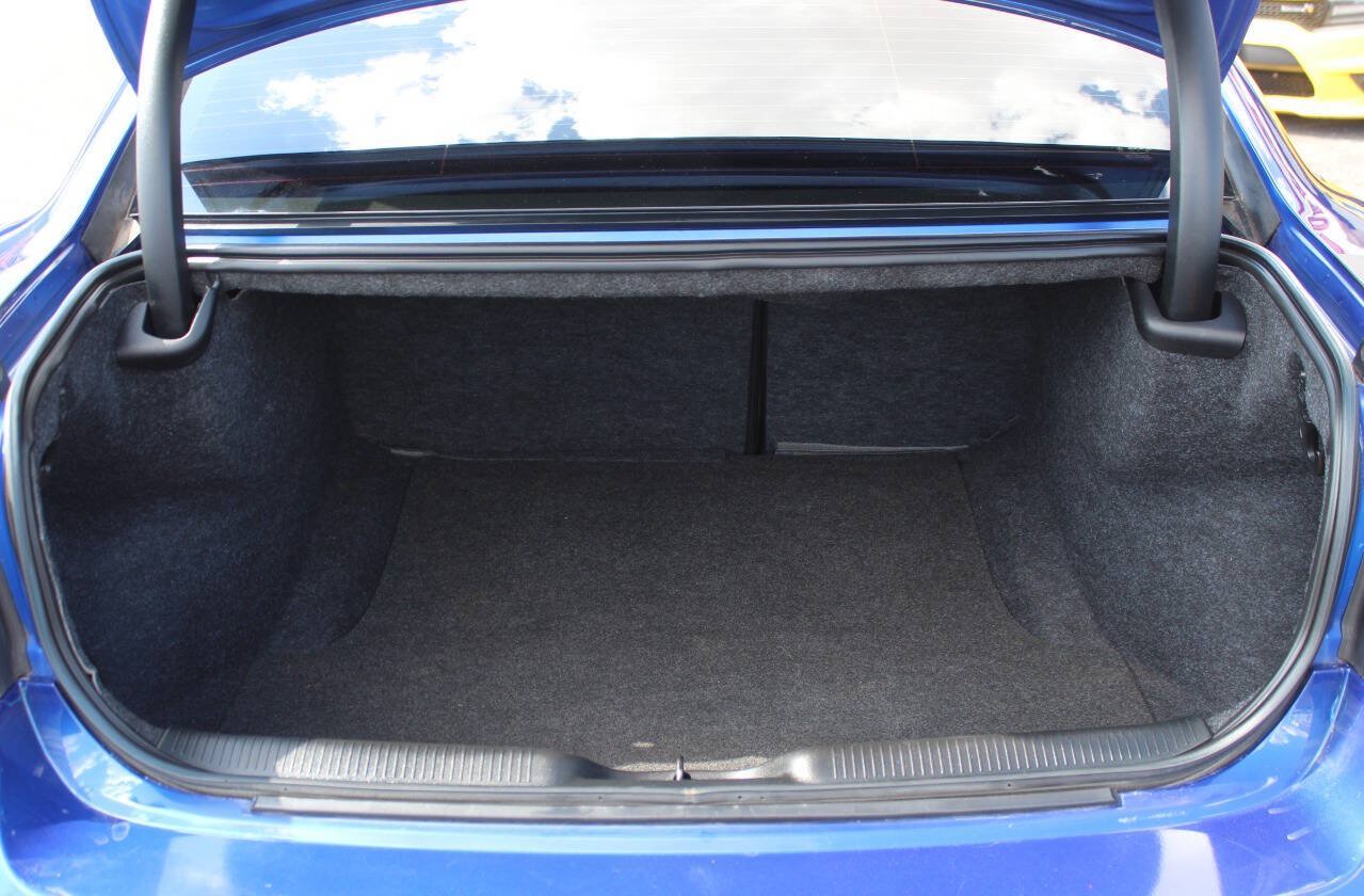 Used 2018 Dodge Charger R/T RWD image 13