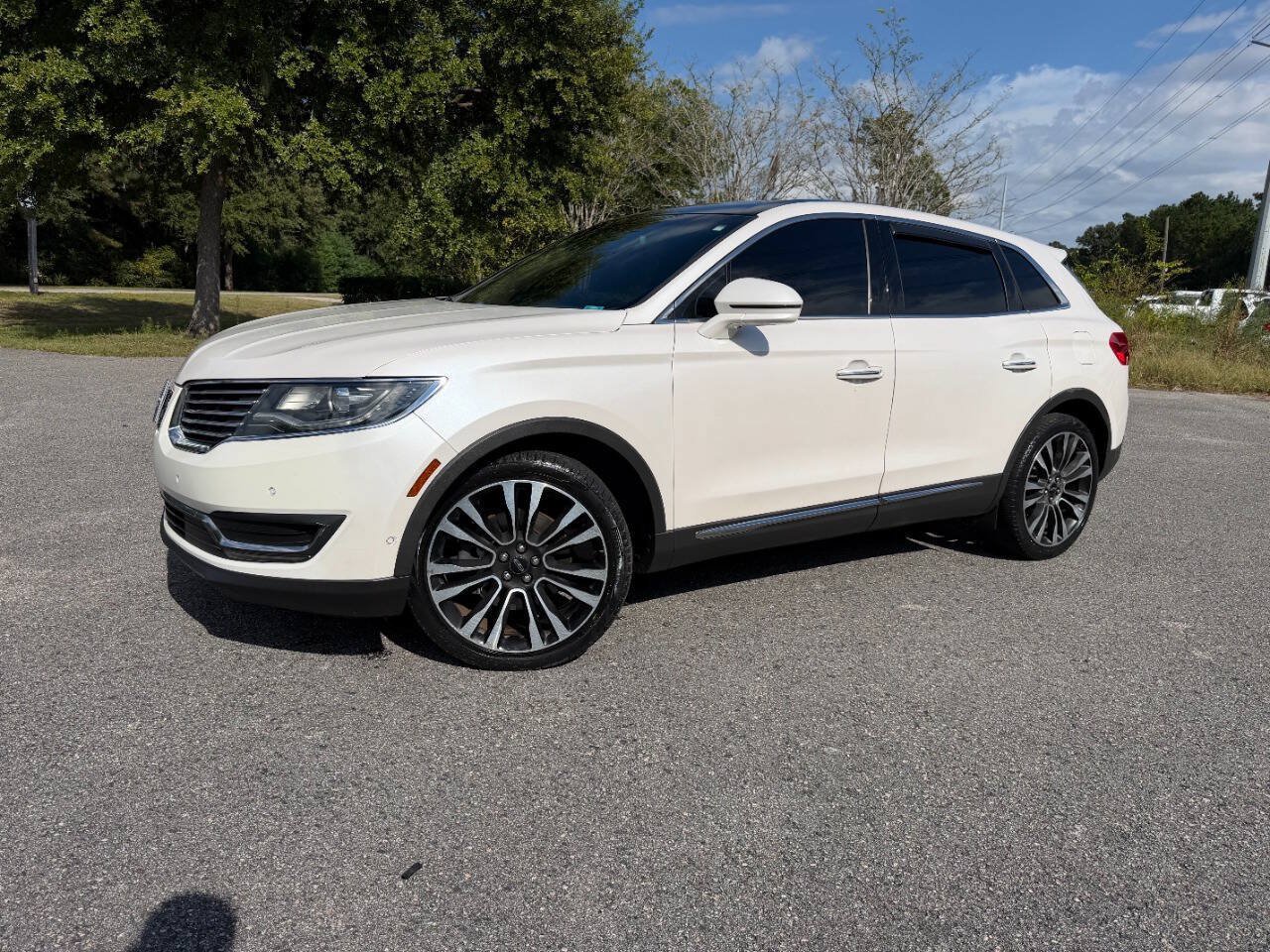 Used 2016 Lincoln MKX Reserve w/ Technology Package FWD image 29