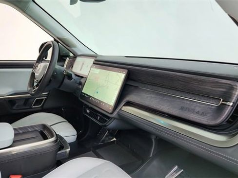 Used 2023 Rivian R1S Launch Edition image 21