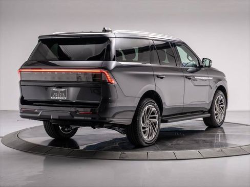 New 2026 Lincoln Navigator Premiere AWD/4WD image 5