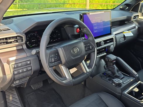New 2026 Toyota 4Runner TRD Off-Road Premium AWD/4WD image 11