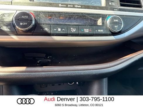 Used 2019 Toyota Highlander XLE AWD/4WD image 6