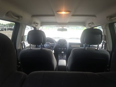 Used 2015 Jeep Patriot Latitude AWD/4WD image 12