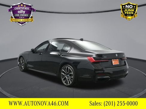 Used 2021 BMW 750i xDrive w/ Executive Package image 4