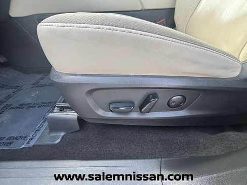 Certified 2023 Nissan Pathfinder SL image 9