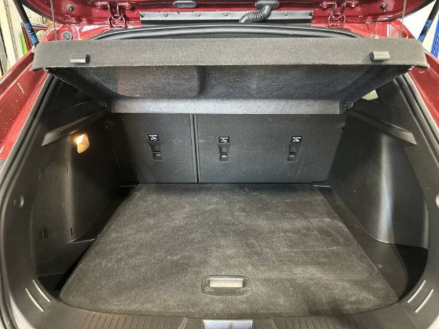 Used 2025 Chevrolet Trax RS FWD image 26
