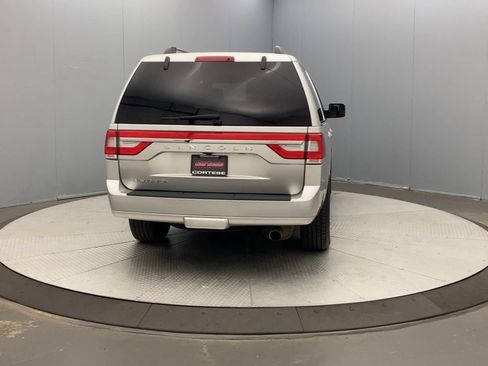 Used 2017 Lincoln Navigator Select AWD/4WD image 4