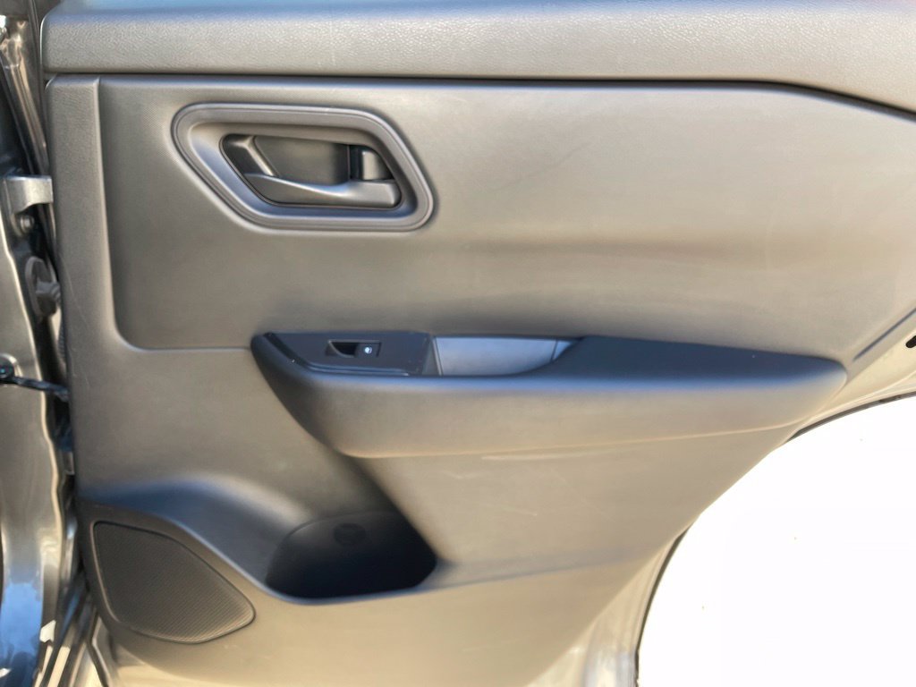 Used 2024 Nissan Rogue S FWD image 24