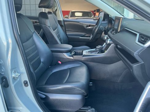 Used 2022 Toyota RAV4 XLE Premium AWD/4WD image 15