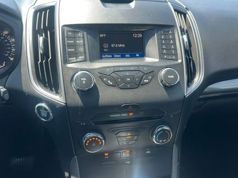 Used 2018 Ford Edge SE image 18