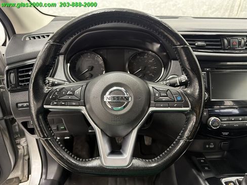 Used 2022 Nissan Rogue Sport SV w/ Technology Package AWD/4WD image 4