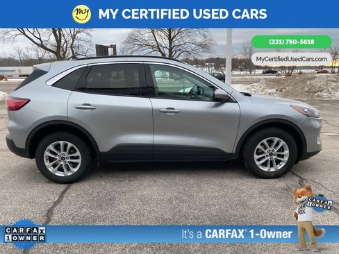 Used 2021 Ford Escape SE w/ Cold Weather Package image 4
