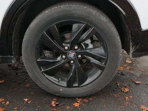 Used 2024 Buick Encore GX Sport Touring image 9