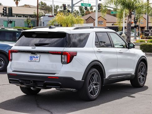New 2026 Ford Explorer ST-Line w/ ST-Line Street Pack RWD image 4