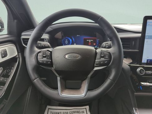 Used 2022 Ford Explorer Platinum w/ Equipment Group 601A AWD/4WD image 26