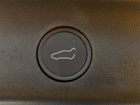 Used 2023 Tesla Model Y Long Range image 30