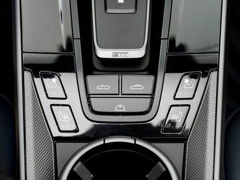 Used 2025 Porsche 911 Carrera image 20