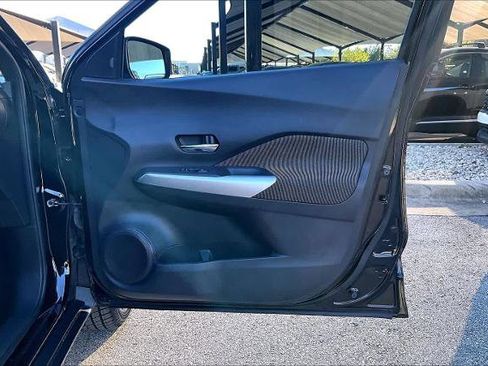 Certified 2020 Nissan Kicks SV image 21