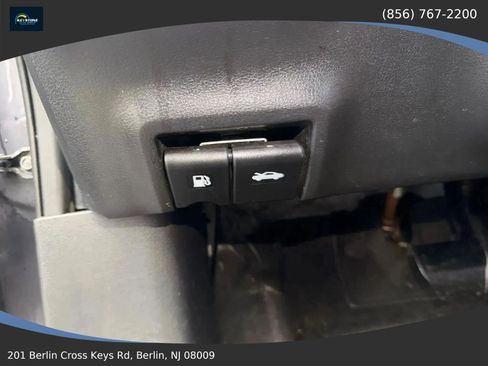 Used 2011 Nissan Juke SL w/ Sport Pkg image 17