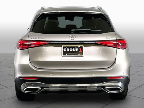 Used 2024 Mercedes-Benz GLC 300 4MATIC image 5
