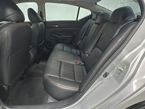 Used 2023 Nissan Altima 2.5 SR w/ SR Premium Package FWD image 8