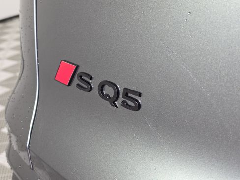 New 2026 Audi SQ5 Prestige AWD/4WD image 9