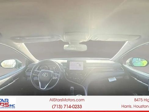 Used 2022 Toyota Camry XLE FWD image 18