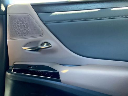 Used 2025 Lexus ES 350 w/ Premium Package FWD image 36