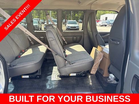 New 2026 Chevrolet Express 3500 LT w/ LT Preferred Equipment Group RWD image 6