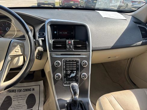 Used 2016 Volvo XC60 T5 Premier w/ Proximity Package image 15