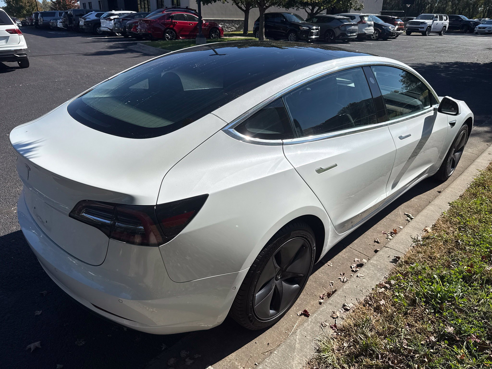 Used 2018 Tesla Model 3 Long Range RWD image 5