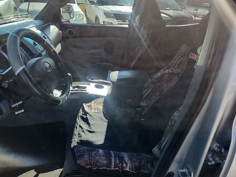 Used 2011 Toyota Tacoma PreRunner w/ TRD Sport Pkg image 10